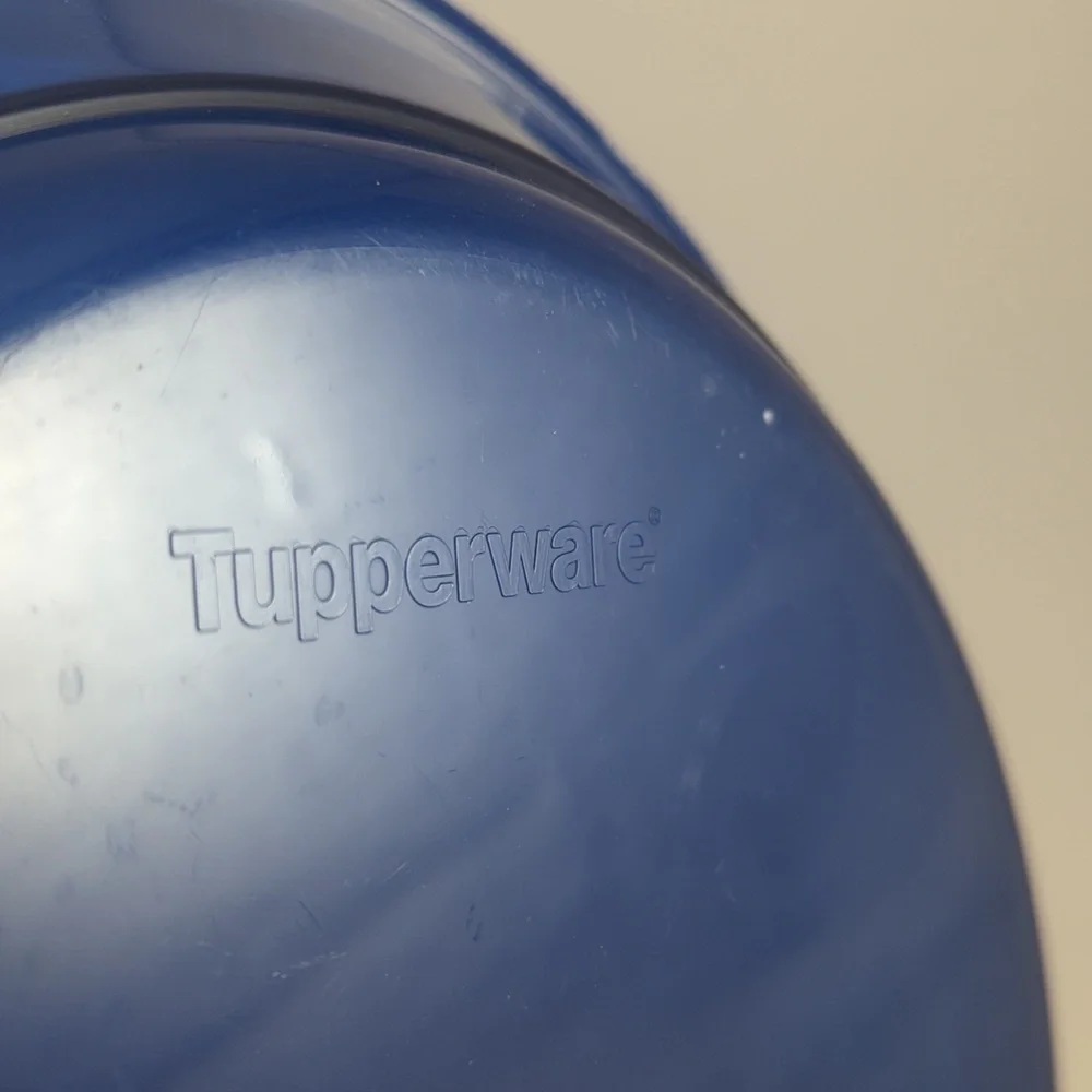 Tupperware®: set of two 1.5 L Sheerly Elegant bowls with seals